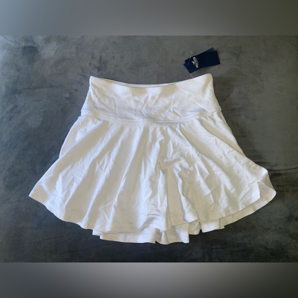 Hollister XS White Tennis Skirt NEW WITH TAGS Built in shorts